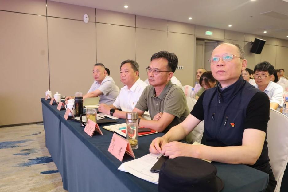 C:/Users/admin/Desktop/凝心聚力謀發(fā)展 同心奮斗譜新篇——南京市公安局國(guó)資辦黨總支、南京市保安服務(wù)有限公司黨支部聯(lián)合舉辦專題黨課/3.jpg3