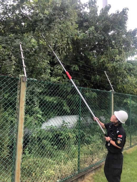 C:/Users/BA/Desktop/風(fēng)雨過后南京保安迅速行動，恢復(fù)安“寧”面貌/2.jpg2