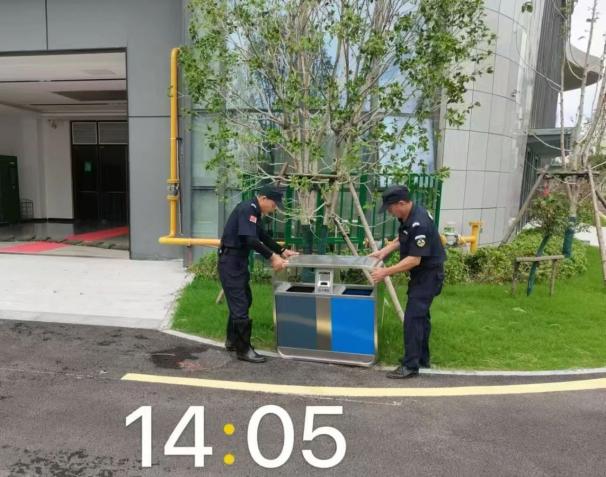 C:/Users/BA/Desktop/風(fēng)雨過后南京保安迅速行動，恢復(fù)安“寧”面貌/4.jpg4