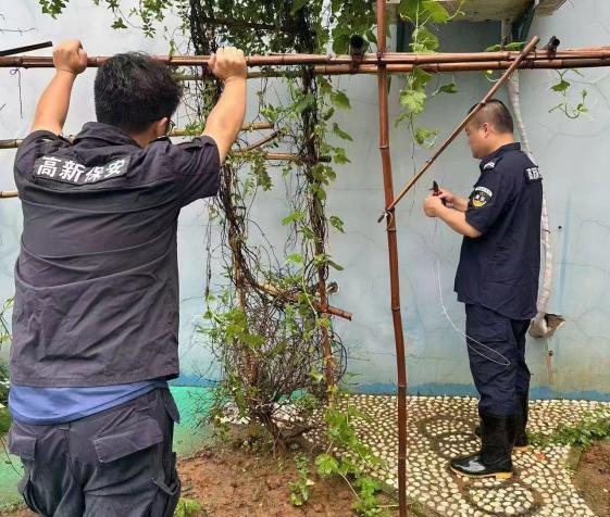 C:/Users/BA/Desktop/風(fēng)雨過后南京保安迅速行動，恢復(fù)安“寧”面貌/9.jpg9