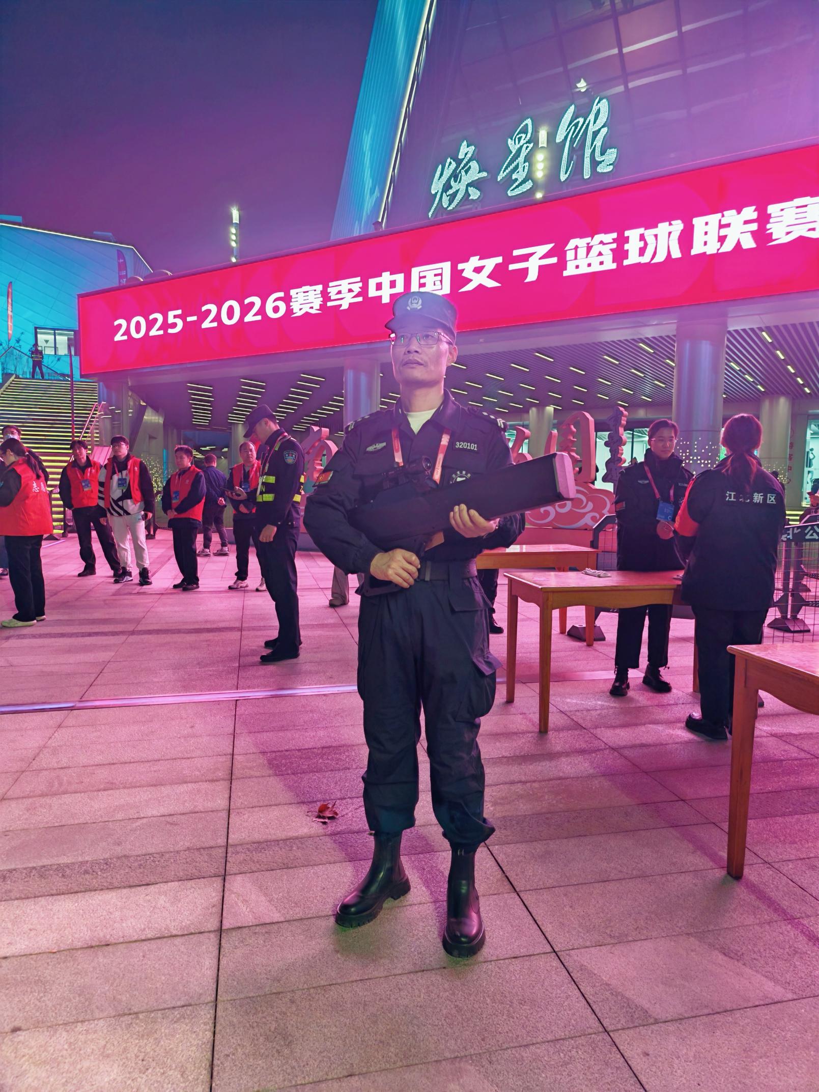 E:/25.12.10后 上傳網(wǎng)站留存/“保安衛(wèi)士”護(hù)航，熱血燃賽場(chǎng)！——南京市保安服務(wù)有限公司大廠分公司保障WCBA女籃聯(lián)賽激情開燃/照片/微信圖片_20251211080736_275_1.jpg微信圖片_20251211080736_275_1