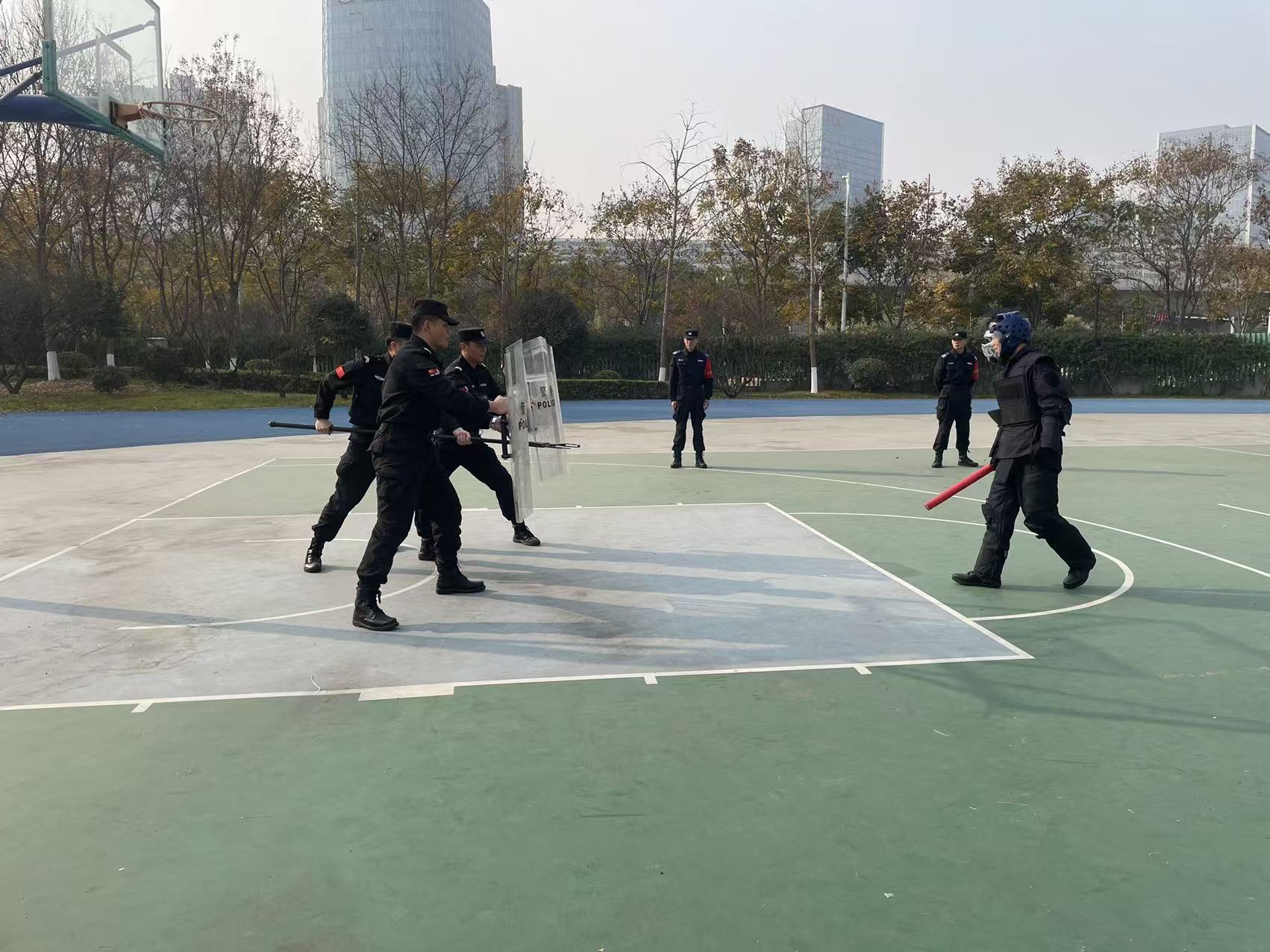 E:/25.12.10后 上傳網(wǎng)站留存/喜報(bào)！南京市保安服務(wù)有限公司建鄴分公司榮獲“校園最小應(yīng)急單元技能競(jìng)賽”一等獎(jiǎng)/照片/ef12cf02b7bf17801f82f2d7cee6249a.jpgef12cf02b7bf17801f82f2d7cee6249a