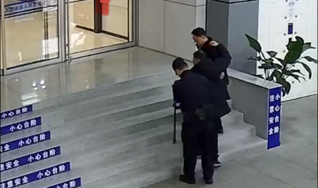 E:/25.12.10后 上傳網(wǎng)站留存/致敬“服務(wù)之星”劉禮兵！南京市保以專業(yè)守護(hù)安全，用溫情溫暖人心/照片/精修/5851dfcd78fd0f1bab3c514af4abc905.jpg5851dfcd78fd0f1bab3c514af4abc905